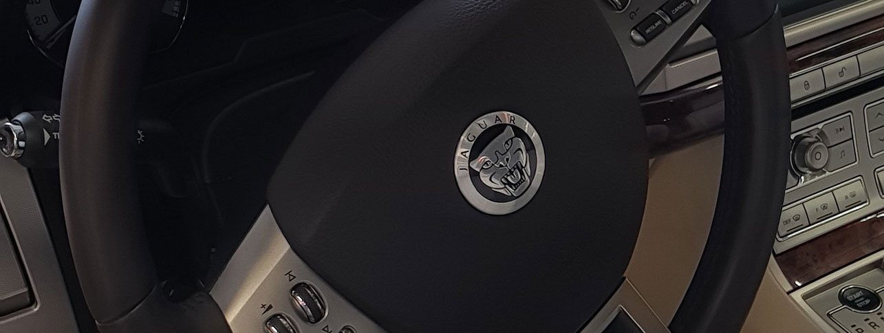 Ремонт пластика на руле Jaguar