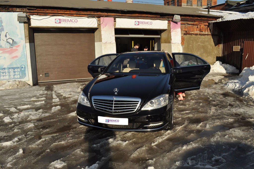 Фото работ полировки Refiller автомобиля Mercedes 221 - детейлинг центр РЕМКО Концепт